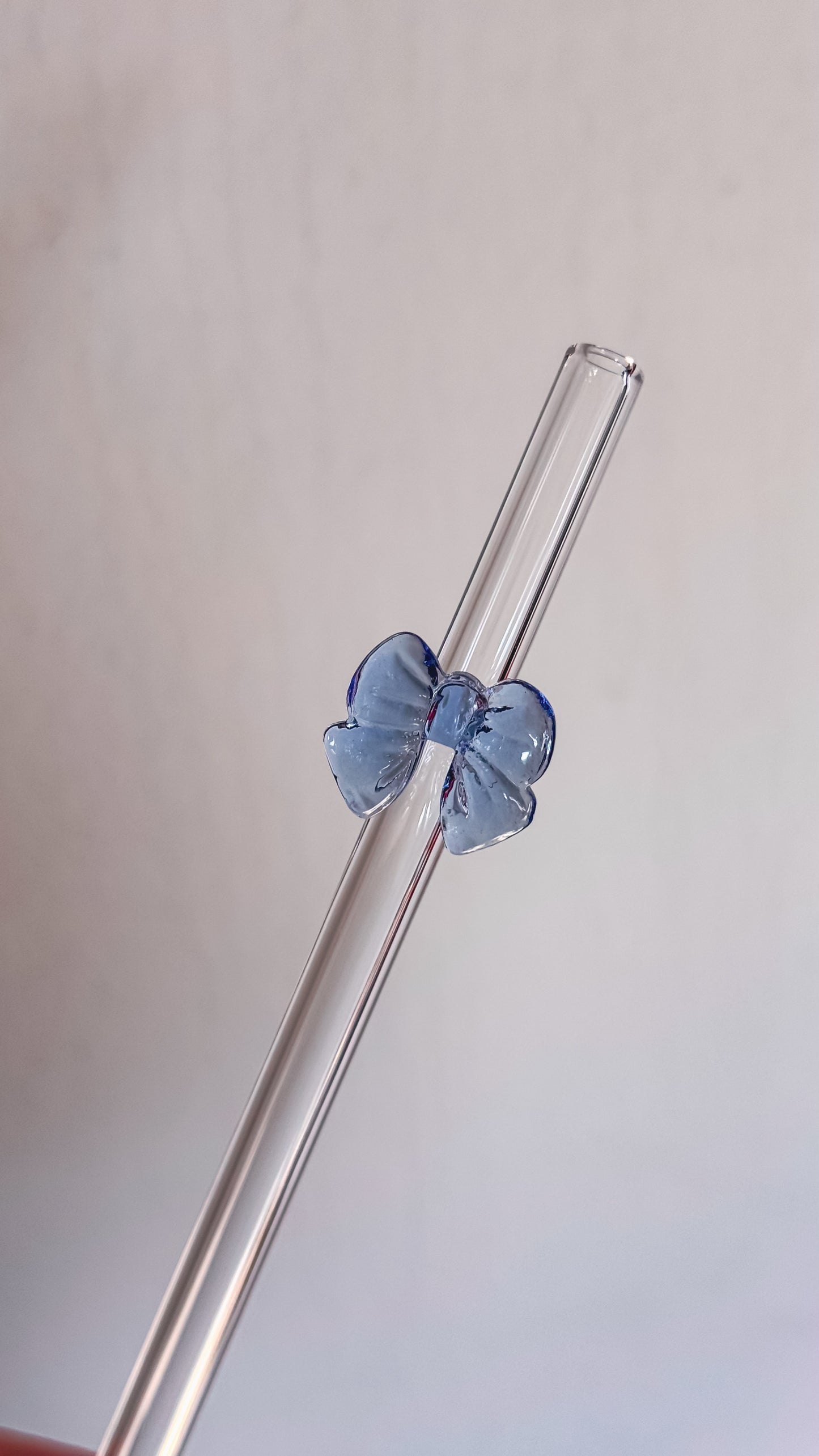 Bow Icon Glass Straw